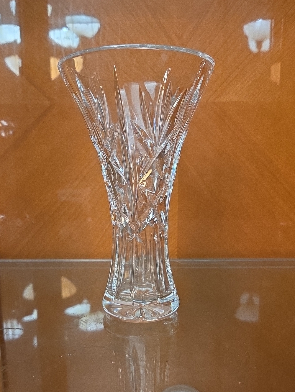 Clear Cut Crystal Glass Vase - Elegant Home Accent
